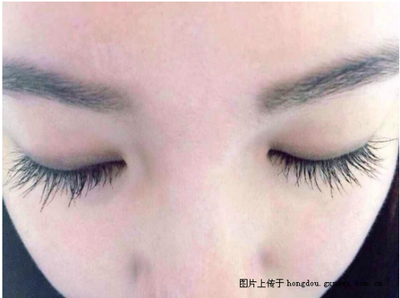 超雞凍！快來(lái)看blingbling電眼！艾格碧詩(shī)睫毛增長(zhǎng)液評(píng)測(cè)